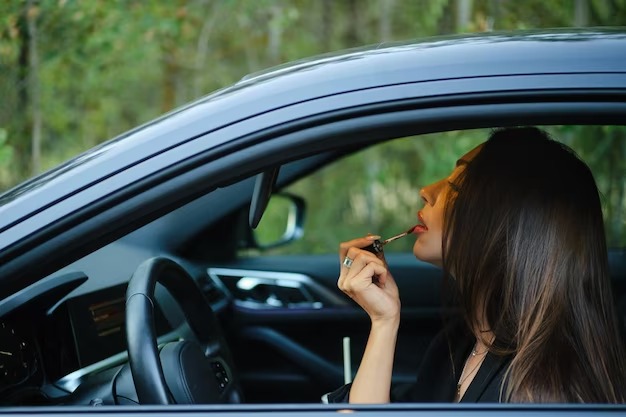 3 Kebiasaan Berkendara Wanita yang Bikin Meresahkan Pengguna Jalan