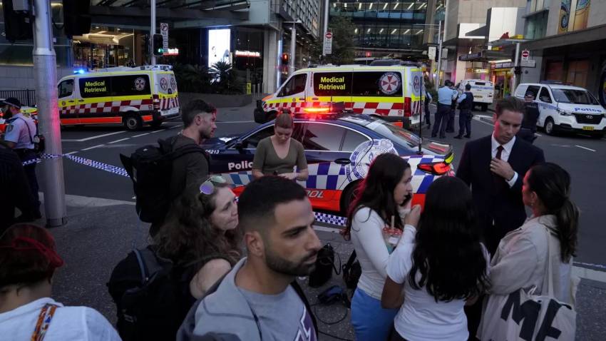 BREAKING NEWS: Penikaman Terjadi di Pusat Perbelanjaan Sydney Australia, 4-6 Orang Tewas