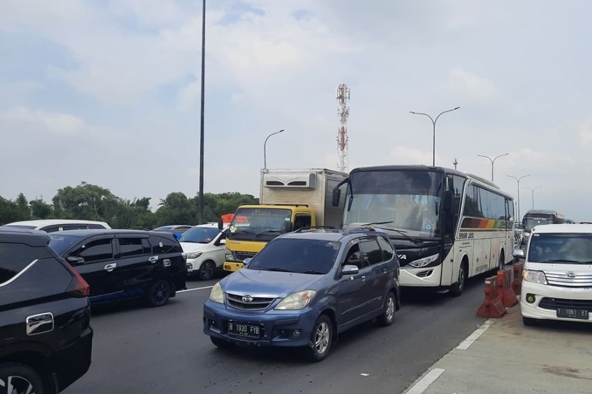 Contraflow 2 Lajur Tol Japek Dibuka dari KM 70-KM 47 ke Arah Jakarta