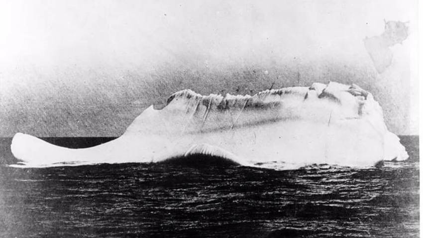 Foto Gunung Es yang Menenggelamkan Kapal Titanic Akhirnya Dipublikasikan