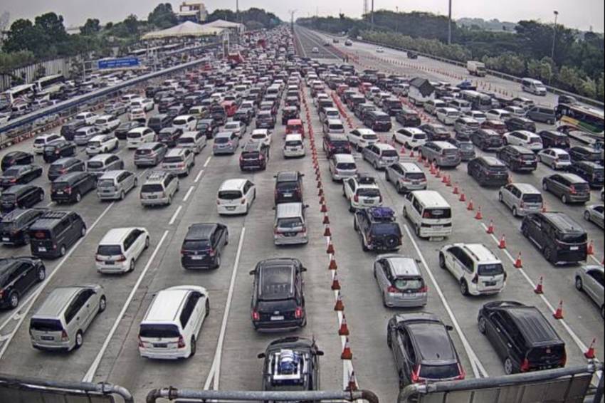 Kakorlantas Proyeksikan 188 Ribu Kendaraan Bakal Masuk Jakarta hingga Selasa Dini Hari