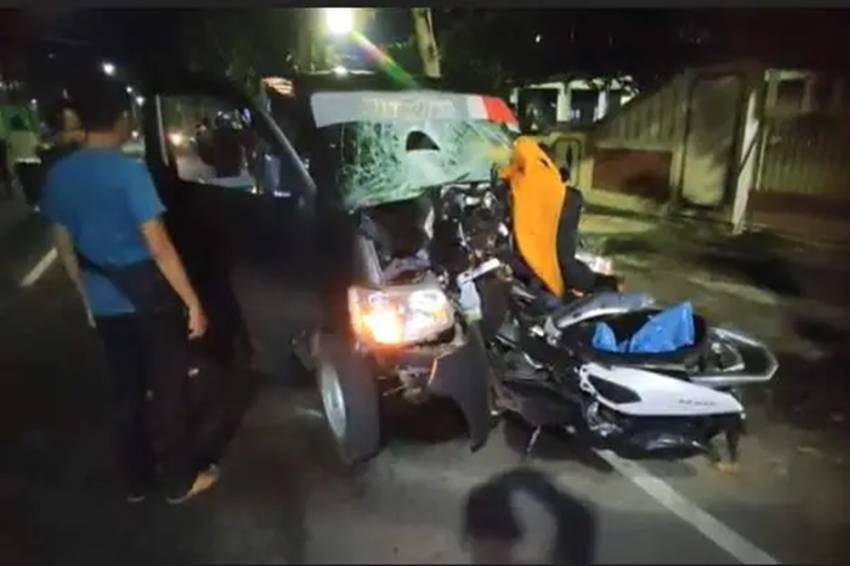 Mobil Pikap Seruduk 2 Motor di Jalan Raya Citayam, Satu Pengendara Tewas