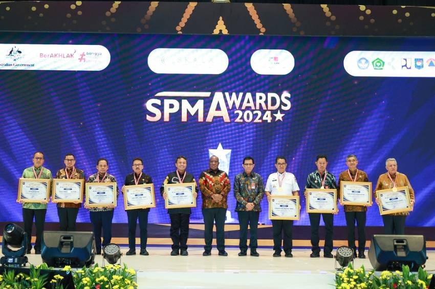 Pemkot Tangsel Raih Penghargaan Standar Pelayanan Minimal Terbaik se-Indonesia