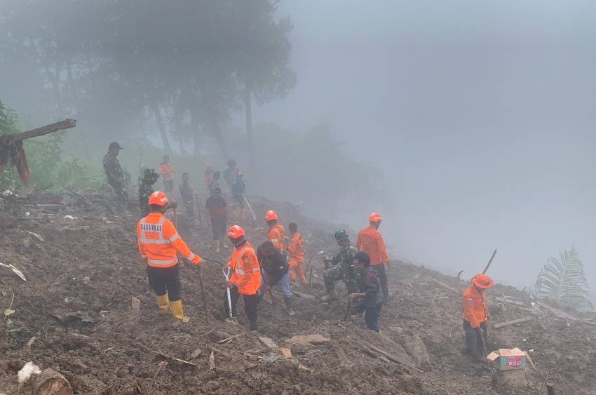 Pencarian Korban Longsor di Tana Toraja Terkendala Medan dan Cuaca