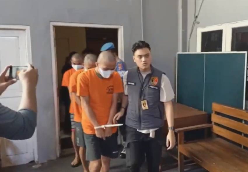 3 Pelaku Ganjal ATM di Yogyakarta Ditangkap, Kuras Rp150 Juta dalam Sehari