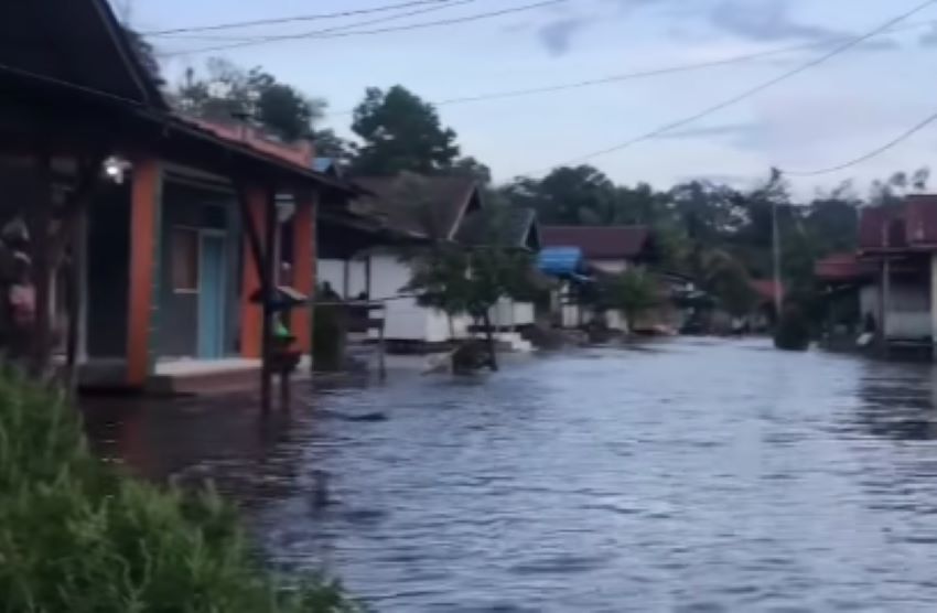 Banjir Terjang Belasan Desa di Melawi Kalbar, Ratusan Rumah Terendam