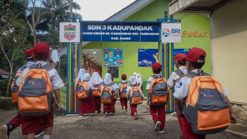 BRI Dukung Kemajuan Pendidikan Indonesia melalui Program BRI Peduli Ini Sekolahku