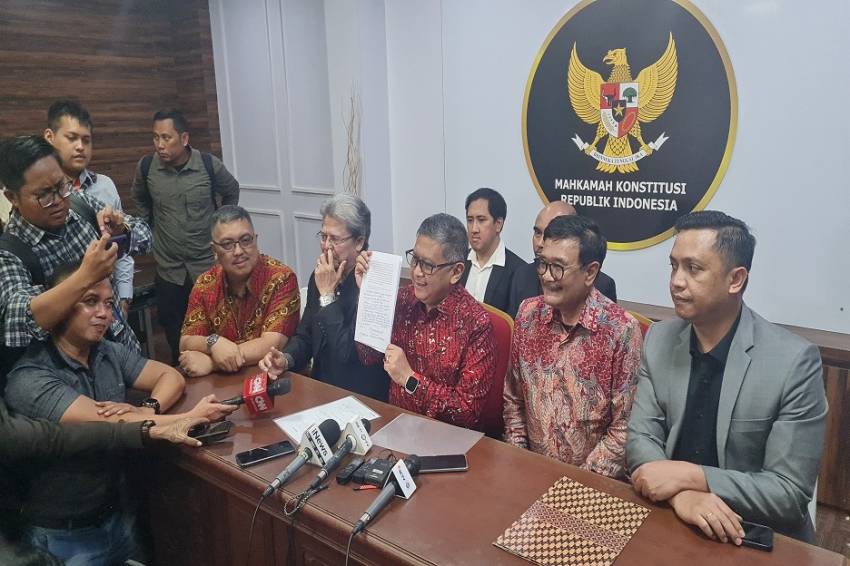 Hasto Tegaskan Megawati Tak Bertemu Jokowi di Momen Lebaran