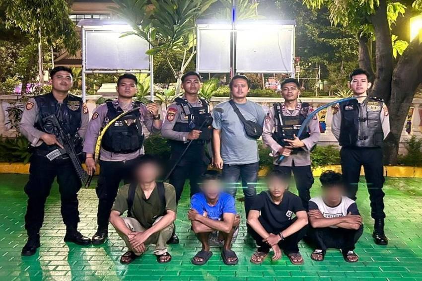 Konvoi Sambil Tenteng Celurit di Grogol Petamburan, 4 Remaja Ditangkap Polisi