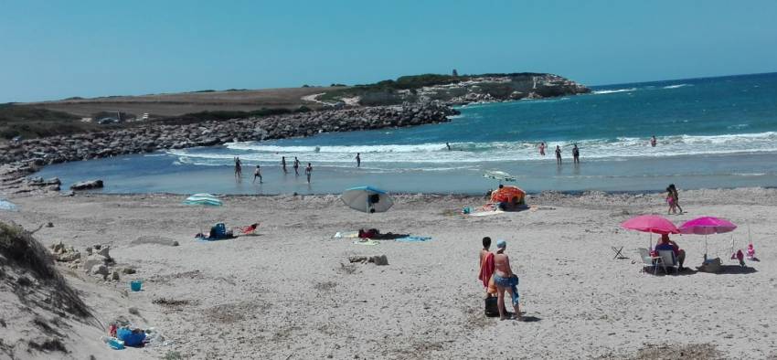 Pantai di Italia Ini Dijadikan Lokasi Pernikahan Telanjang