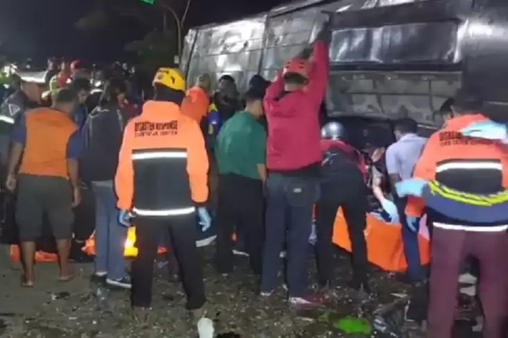 Pemkot Depok Kirim Ambulans Jemput Korban Kecelakaan Bus Rombongan SMK Lingga Kencana