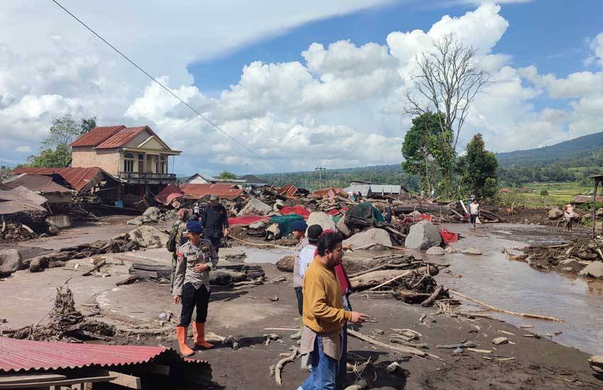 Pencarian 7 Korban Hilang Banjir Bandang di Padang Pariaman Terkendala Medan Berat