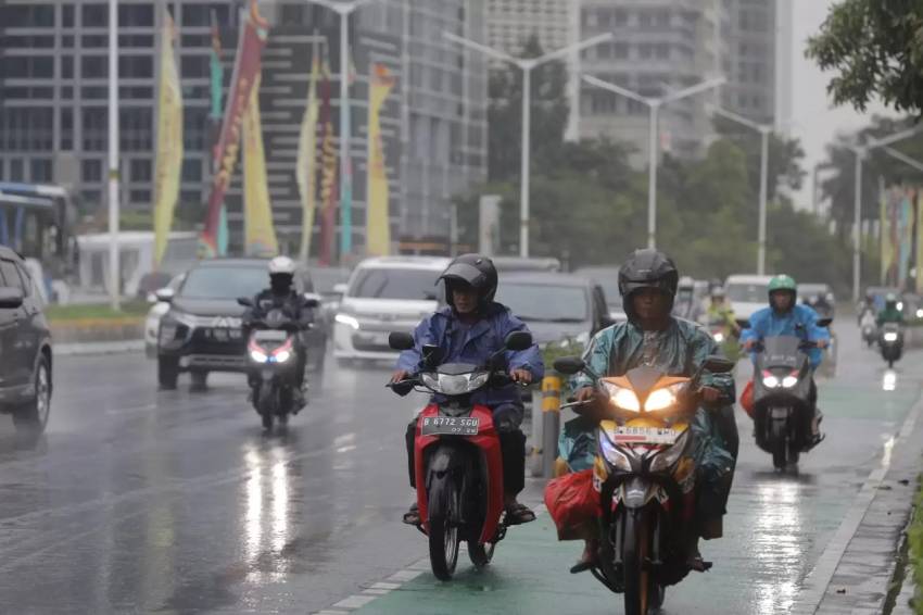 Prakiraan Cuaca 1 Mei 2024: Sebagian Wilayah Jakarta Hujan Ringan
