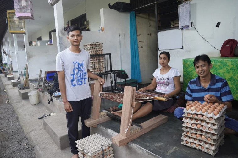 Cerita Wayan, Anak Penjual Telur Keliling dari Bali Diterima di UGM Tanpa Tes