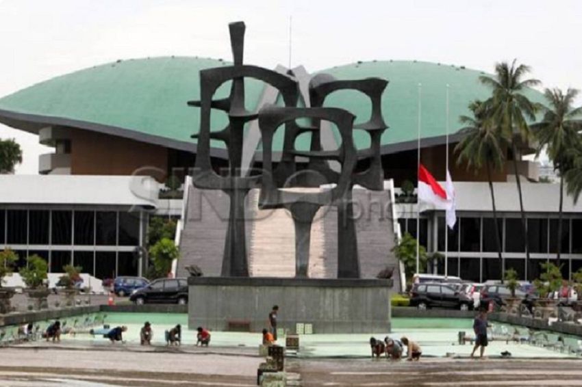 DPR Tunggu Surpres untuk Bahas Revisi UU TNI, Polri, hingga Kementerian Negara