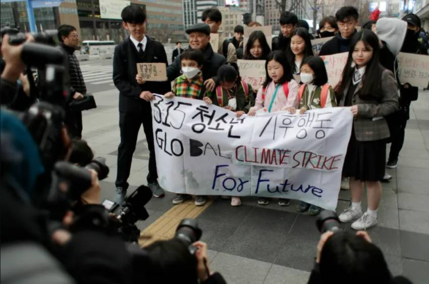 Ketika Bayi dan Anak-anak di Korea Selatan Menggugat Pemerintahnya, Ada Apa Gerangan?