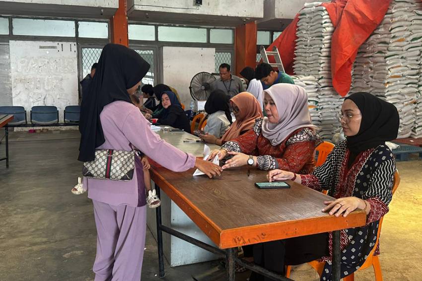Penyaluran Bansos Sembako dan PKH oleh PT Pos Indonesia Sudah Capai 97%