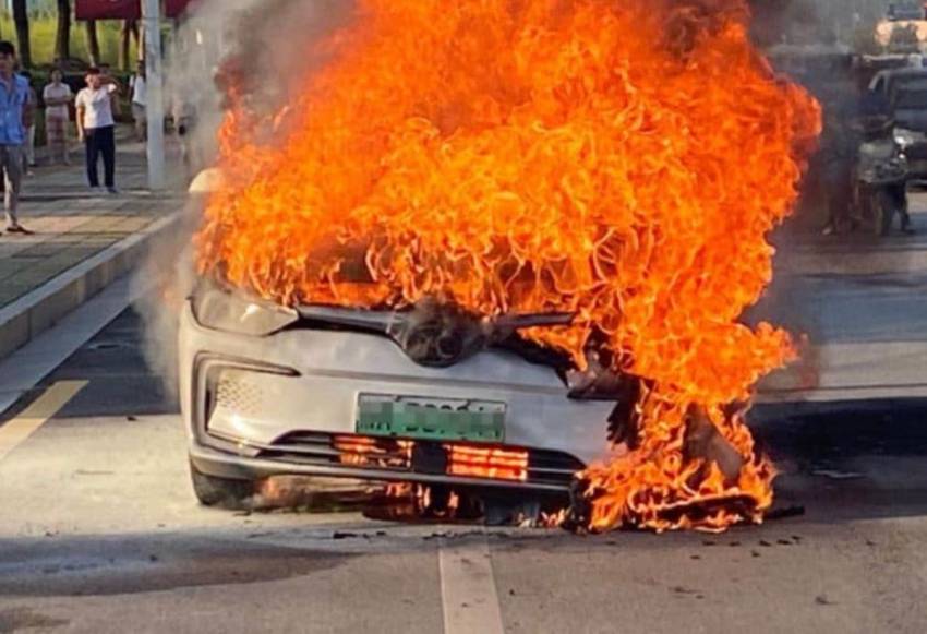 Tingginya Penjualan Mobil Listrik Diikuti Meningkatnya Kasus Mobil Terbakar