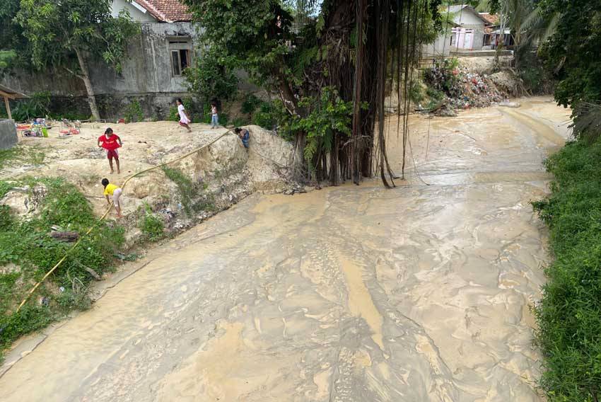 Viral Sungai Cidahu Lebak Alami Pendangkalan Parah, Netizen Rujak Pemerintah
