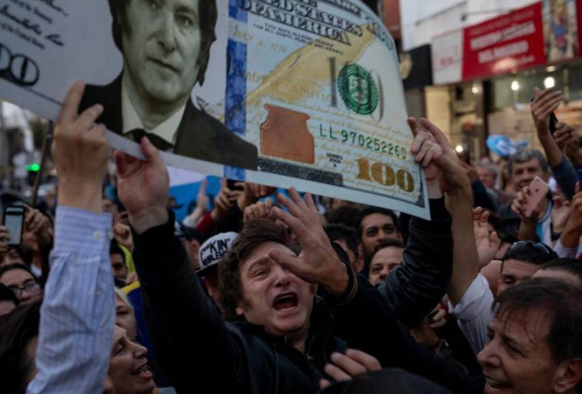Warga Argentina Ramai-ramai Buang USD, Sinyal Dedolarisasi?