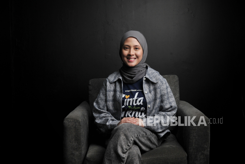 Adhisty Zara Belajar Pakai Hijab untuk Perannya di Film Cinta dalam Ikhlas