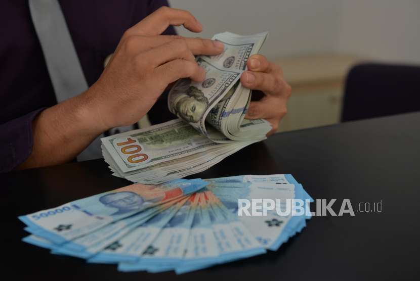 Inflasi Indonesia Diprediksi Bergerak Stabil, Rupiah Menguat 