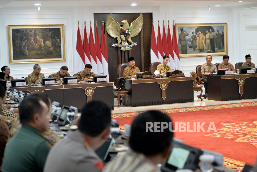 Presiden dan Dewan Ekonomi Nasional Bahas Pertumbuhan Kuartal IV