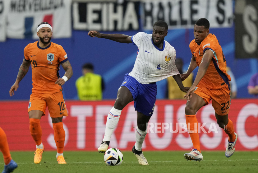 Bek Prancis Maklum Jika Hanya Sedikit Penonton di Stade de France pada Laga Kontra Israel