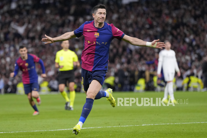 Dua Gol Lewandowski Bantu Barcelona Singkirkan Barbastro di Copa del Rey