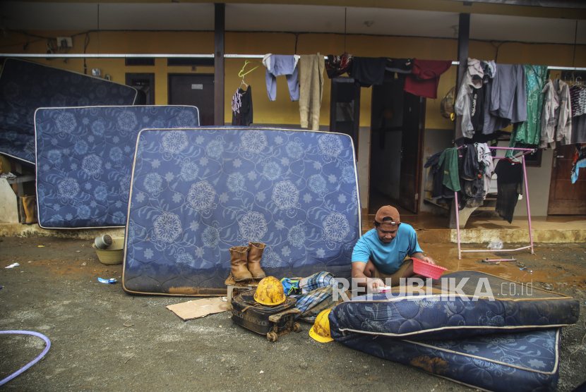 Pakar tak Sarankan Warga Gunakan Lagi Kasur yang Sudah Terendam Banjir